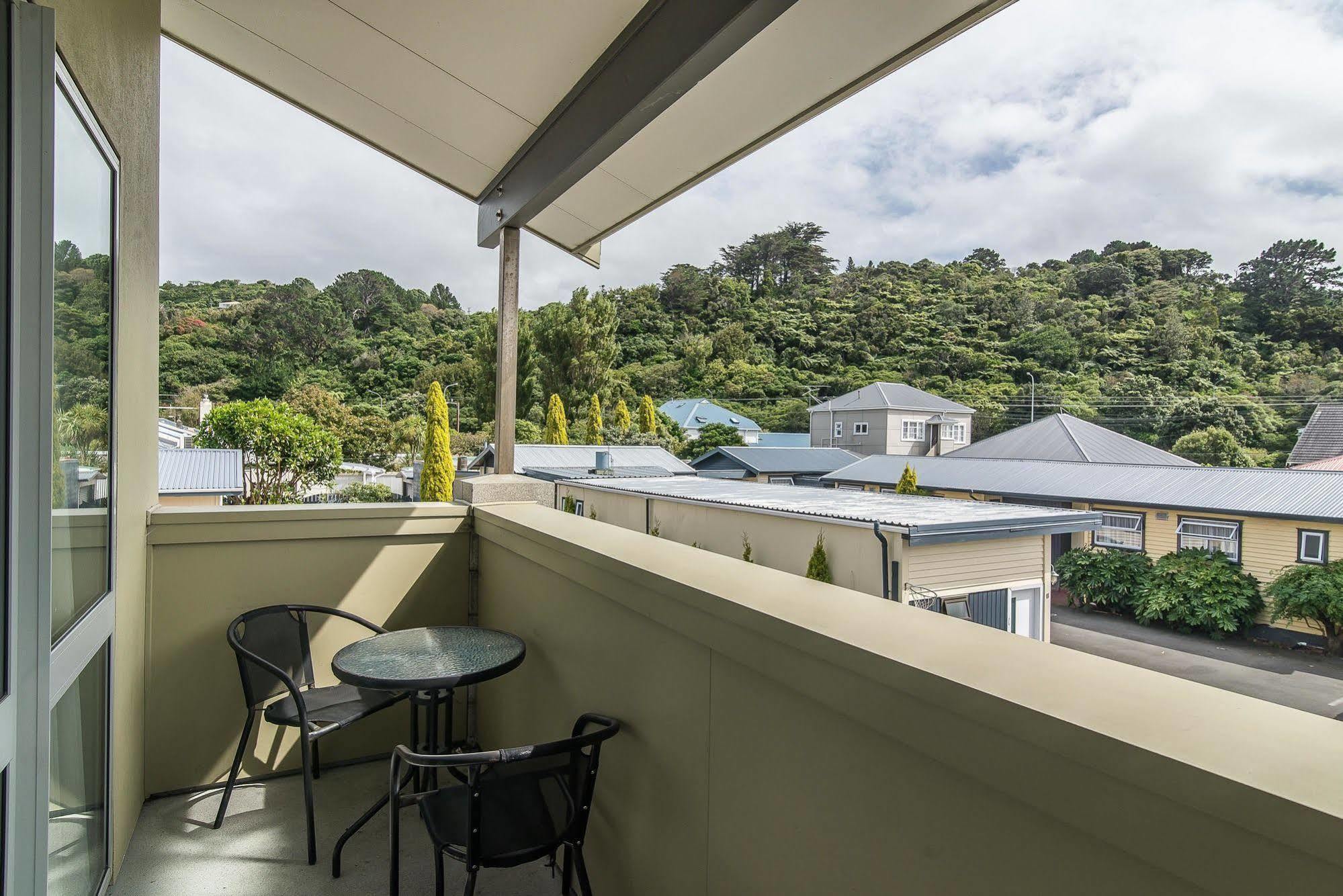 Dupont Motels Lower Hutt Exterior photo